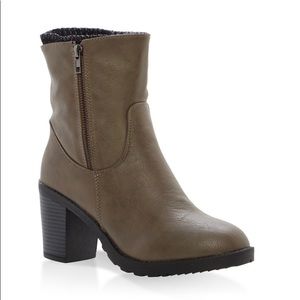 🆕  🎁 💝 Ladies Booties Size 7 Without Box